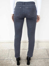 Load image into Gallery viewer, No2Moro Sophie Jeans
