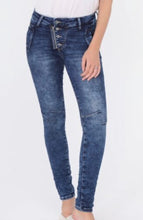 Load image into Gallery viewer, Melly &amp; Co 3 Button Denims
